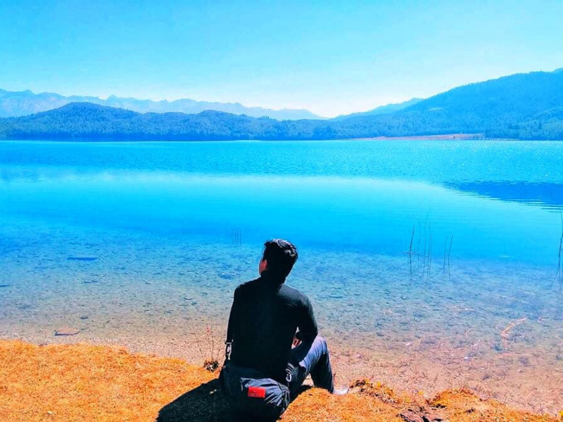 शिरमा चन्द्रमा बोकेर कसैले प्रेम प्रस्ताव राख्यो